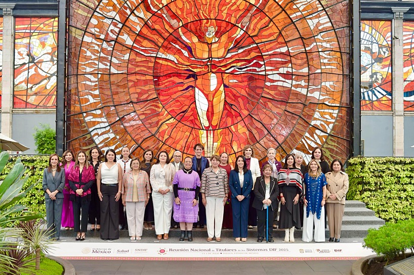COMPARTE SARA HERNÁNDEZ BUENAS PRÁCTICAS DEL SEDIF EN REUNIÓN NACIONAL