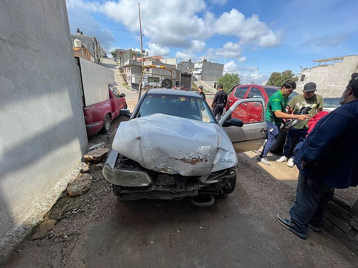 IMPACTA CONDUCTORA CONTRA VIVIENDA EN ZACATECAS