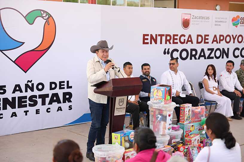 LLEVA DMA APOYOS ALIMENTARIOS A FAMILIAS DE GENARO CODINA