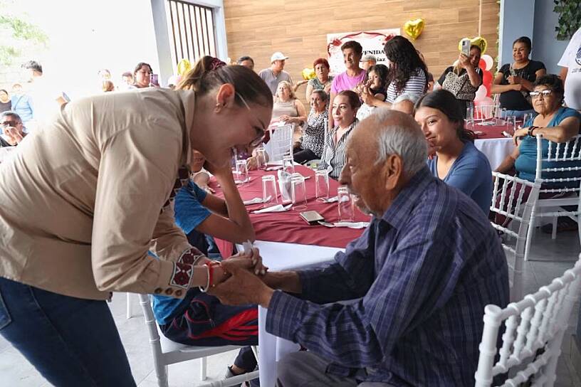 -¡Recuerde que usted nos representa mi Vero!