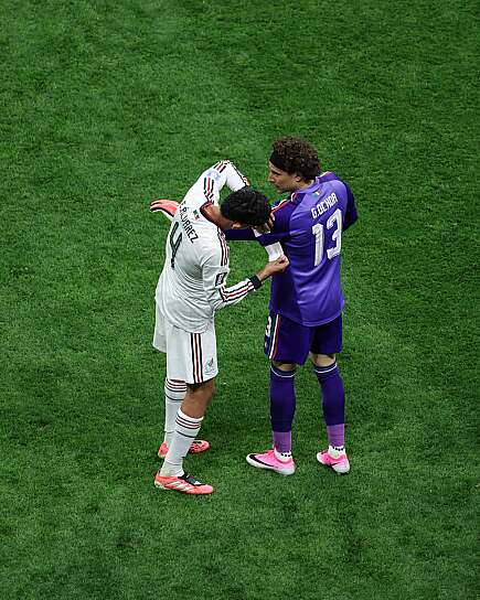 -¡Felicidades, capitán Ochoa!