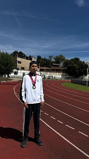 INSPIRA EMILIANO MONROY CON EJEMPLO DE SUPERACIÓN EN EL ATLETISMO