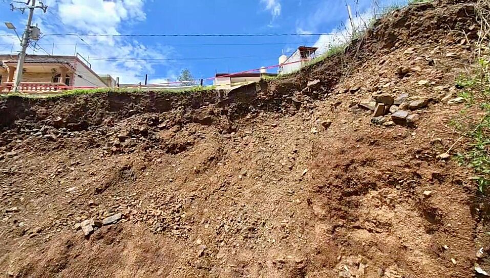 ATIENDE PROTECCIÓN CIVIL DESLAVE EN ARROYO DE LAS PELOTAS