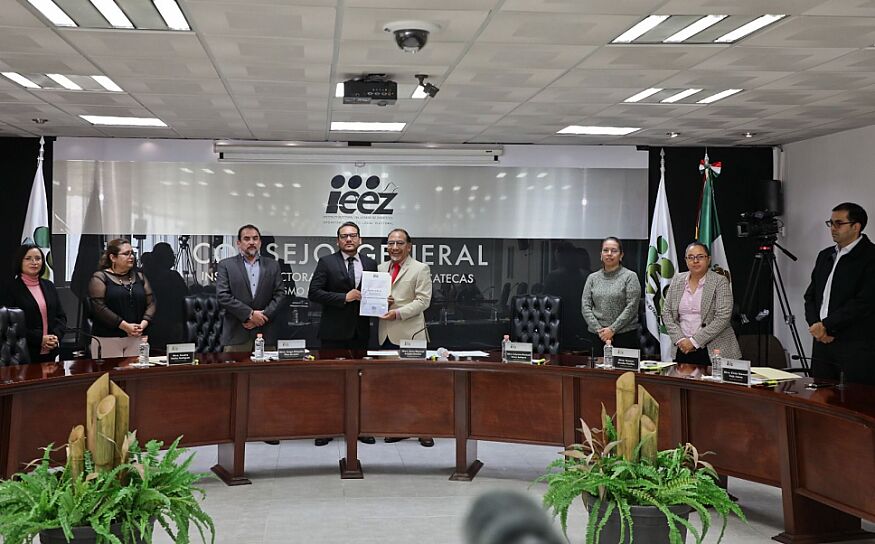 REVOCA IEEZ CONSTANCIA A VERÓNICA COLLAZO