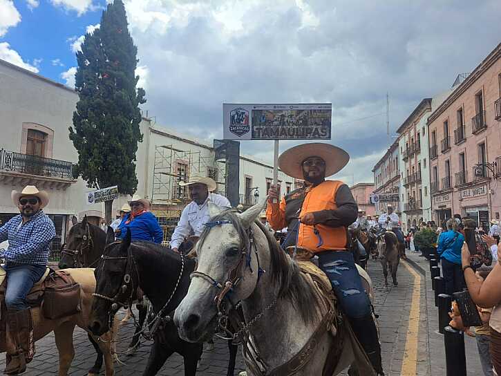 CABALGAN PARA MANTENER VIVA LA MEMORIA DE ZACATECAS
