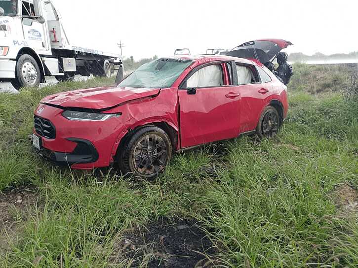 SALVAN A CONDUCTORA TRAS ACCIDENTE EN CARRETERA 54 CERCA DE VILLA DE COS
