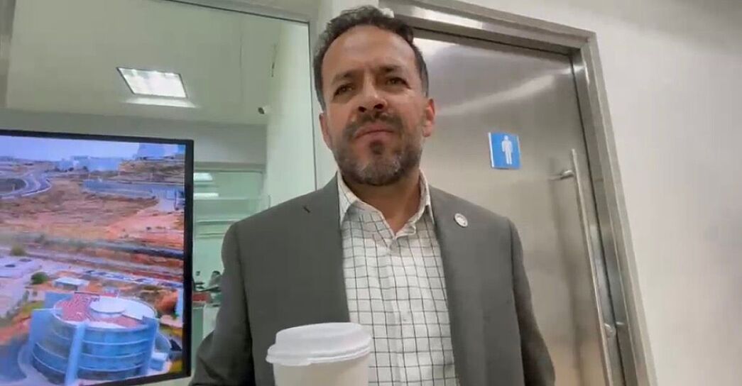 RESPALDA MARCO VINICIO DESINCORPORACIÓN DEL HOTEL PARADOR