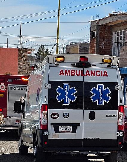 CHOCA CONDUCTOR CONTRA INFRAESTRUCTURA EN LA FEDERAL 49