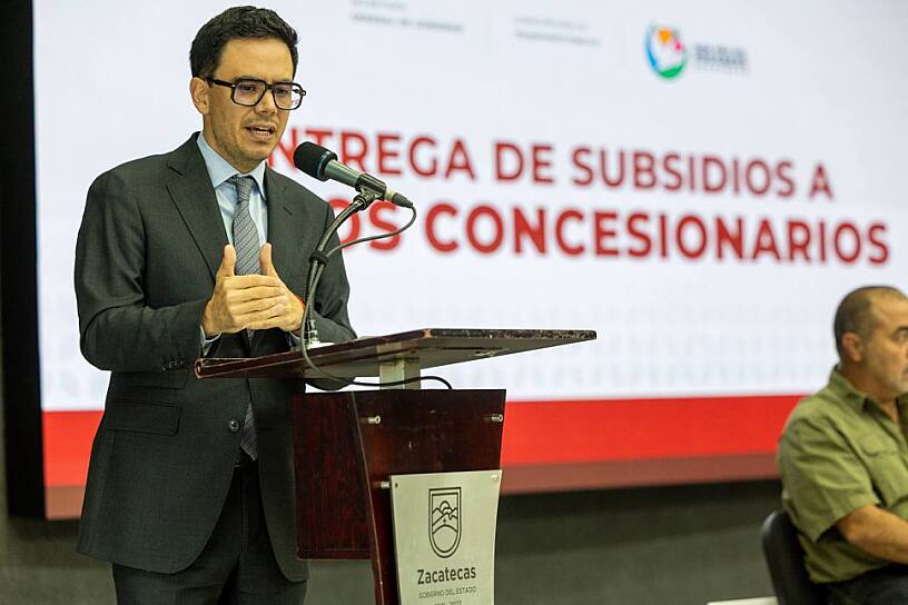 ENTREGA RODRIGO REYES SUBSIDIOS A 56 NUEVOS CONCESIONARIOS