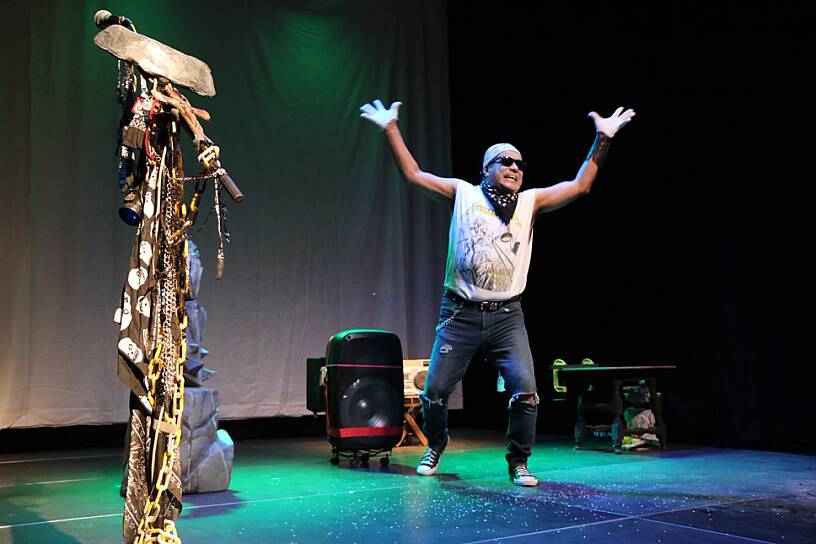 PRESENTA PABLO LUNA OBRA METALERO EN FESTIVAL DE MONÓLOGOS