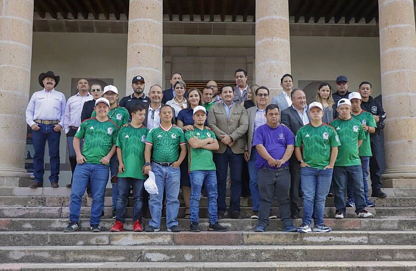 RECIBE JAVIER TORRES A SELECCIÓN FUTSAL DOWN EN FRESNILLO