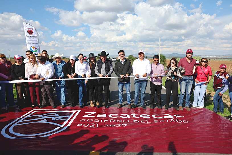 ENTREGA DAVID MONREAL CIRCUITO CARRETERO CON INVERSIÓN DE 24.6 MDP