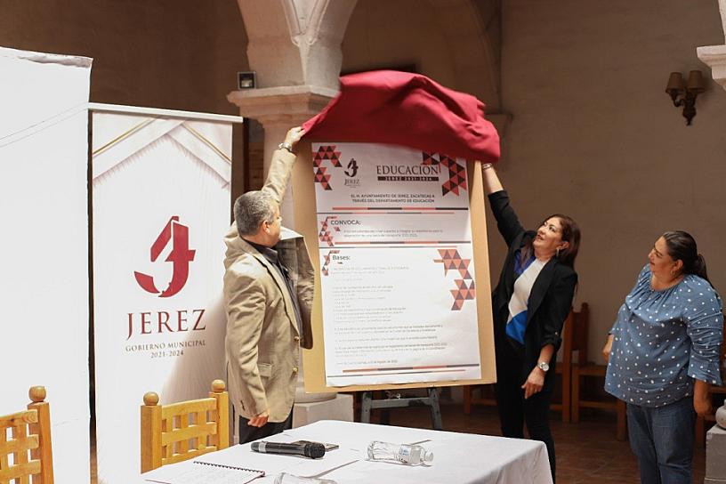 ANUNCIA HUMBERTO SALAZAR BECAS DE TRANSPORTE 