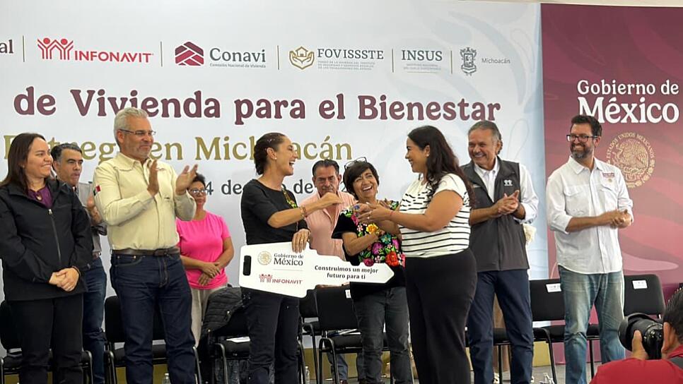 ENTREGA INFONAVIT VIVIENDAS EN MICHOACÁN Y AMPLÍA META ESTATAL