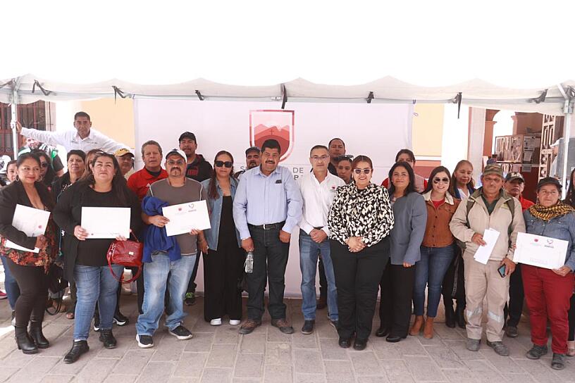 ENTREGAN 45 ESCRITURAS A FAMILIAS DE SOMBRERETE