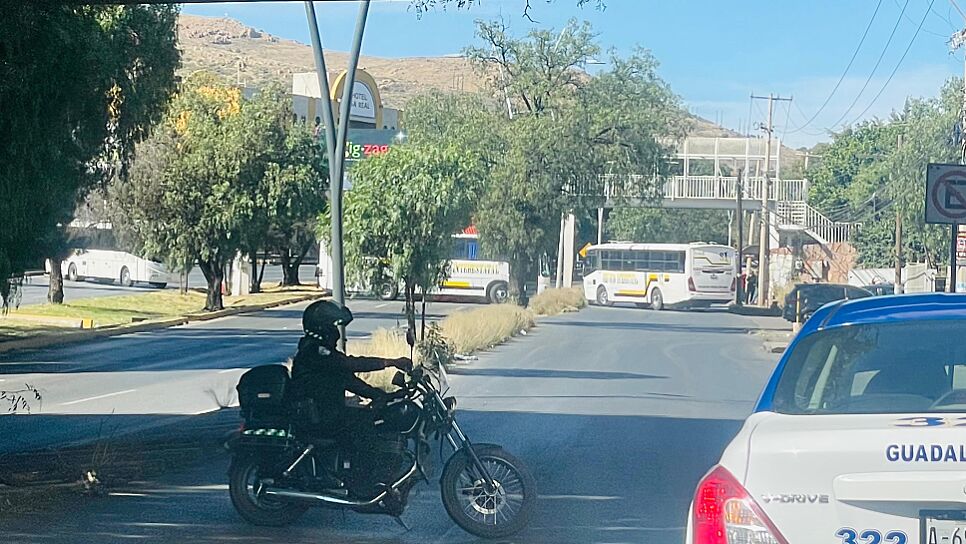 COLAPSA ZACATECAS POR BLOQUEO DE NORMALISTAS