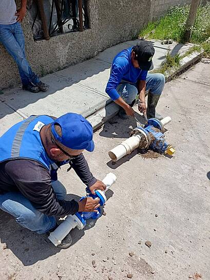 INSTALA SIAPASF VÁLVULA PARA MEJORAR ABASTO DE AGUA EN FRESNILLO