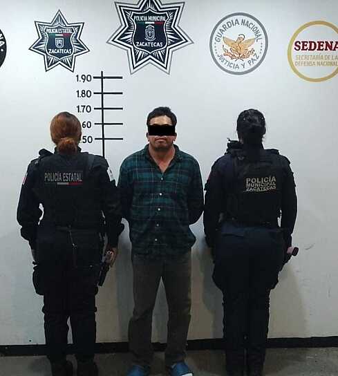 DETIENEN A ERICK EN LA CAPITAL CON ORDEN DE APREHENSIÓN VIGENTE