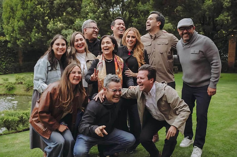 -Venga, que hay Máynez y García para rato