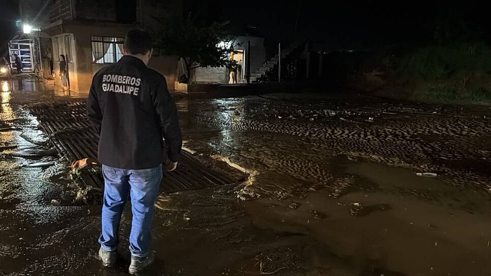 DESATA LLUVIA OPERATIVO DE EMERGENCIA Y RESCATES EN GUADALUPE