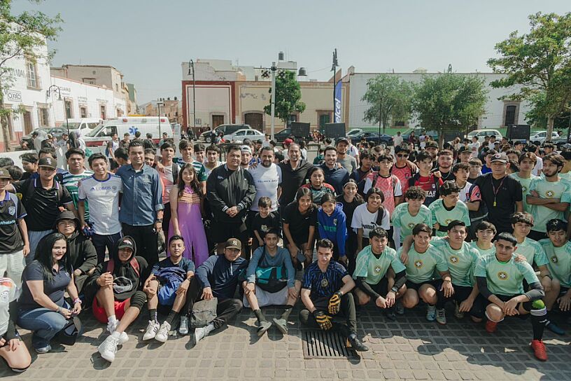 PARTICIPAN MÁS DE 300 JÓVENES EN TORNEO DE STREET SOCCER