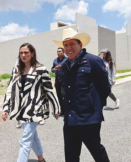 DESTACA DAVID MONREAL CONSTRUCCIÓN DE MÁS DE 10 MIL VIVIENDAS