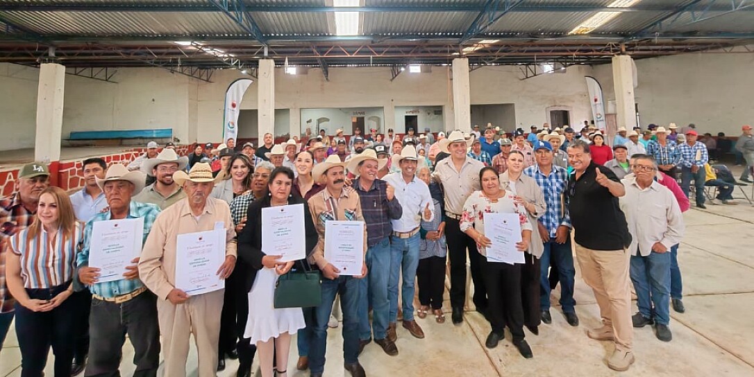 ENTREGAN GOBIERNO ESTATAL Y GUADALUPE SEMILLA A 150 PRODUCTORES   