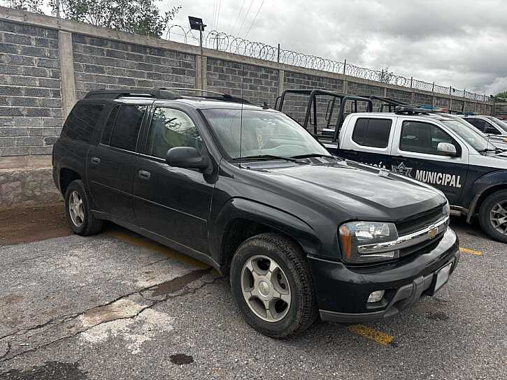 ASEGURAN CAMIONETA ROBADA Y CAPTURAN A PRESUNTA RESPONSABLE EN JEREZ