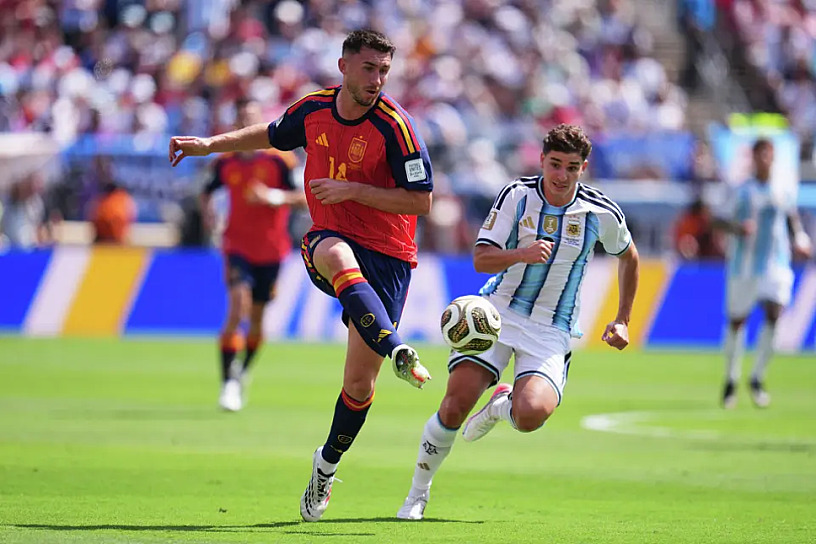 CONQUISTA ESPAÑA SEGUNDA COPA DEL MUNDO ANTE ARGENTINA INVICTA
