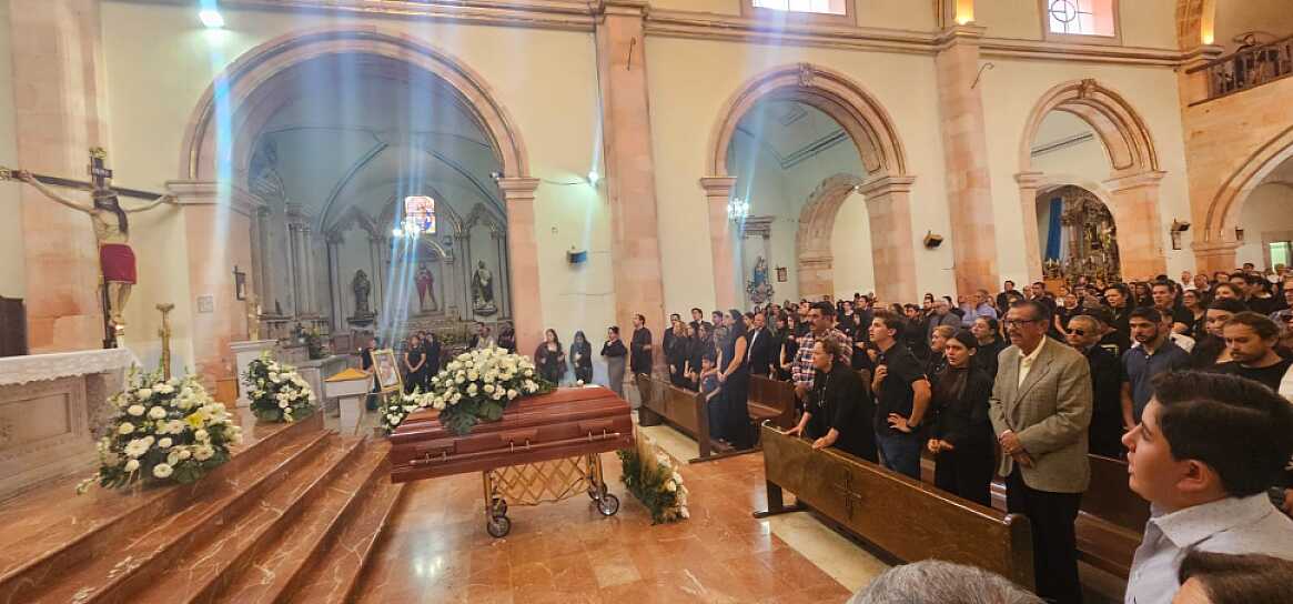 DAN ÚLTIMO ADIÓS A FUNCIONARIOS MUNICIPALES Y EMPRESARIOS