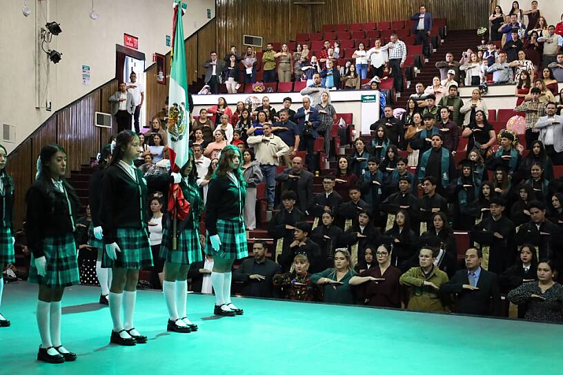 EGRESAN MÁS DE 4 MIL ESTUDIANTES DEL COBAEZ
