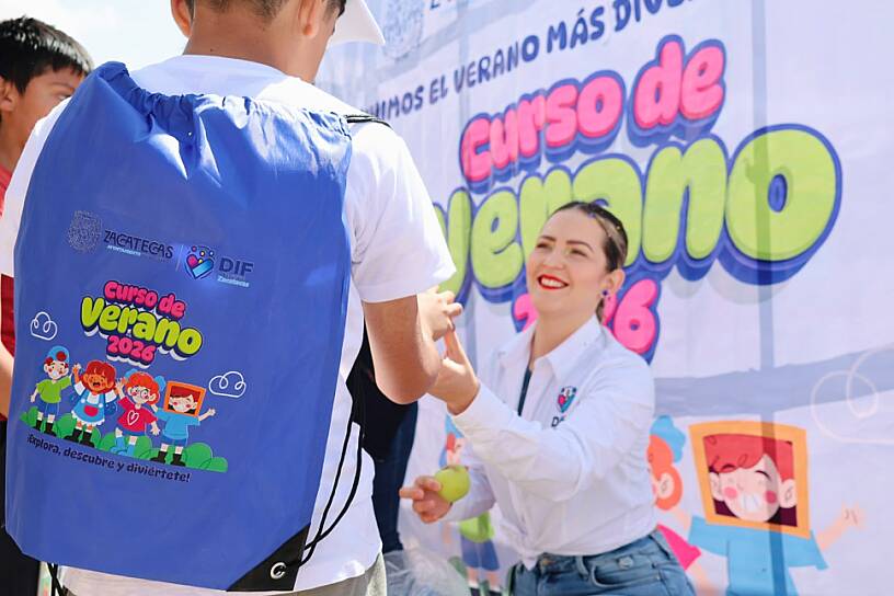 INAUGURA KARLA ESTRADA CURSO DE VERANO 2026 PARA NIÑAS Y NIÑOS