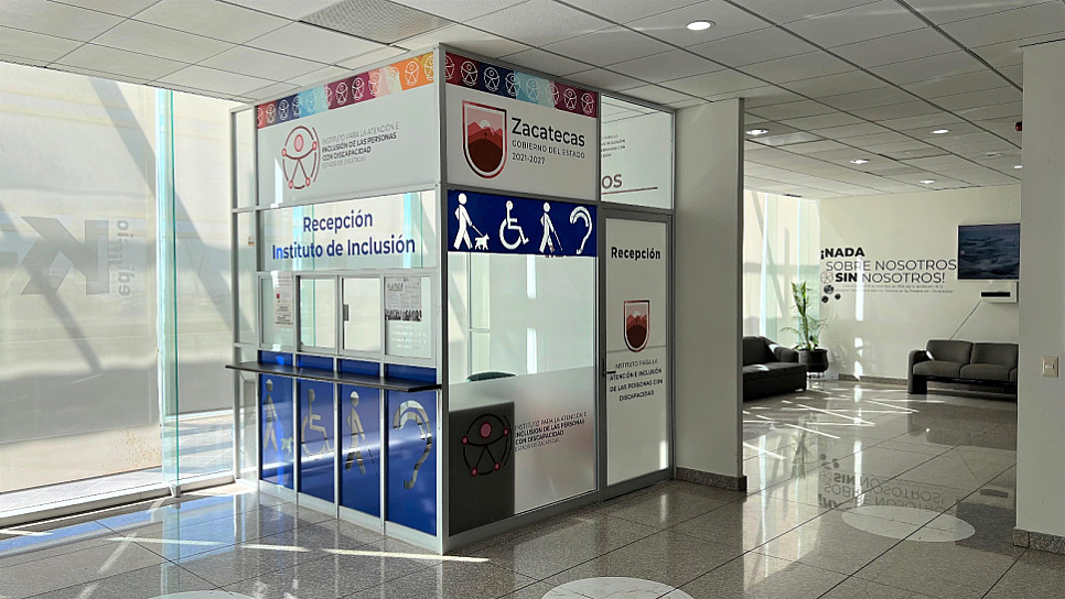 ENTREGA INCLUZAC CREDENCIALES Y TARJETONES PARA PERSONAS CON DISCAPACIDAD
