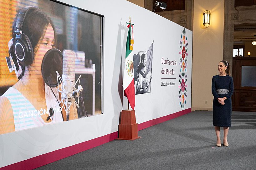 PRESENTA GOBIERNO A SEMIFINALISTAS DE MÉXICO CANTA EN EUA