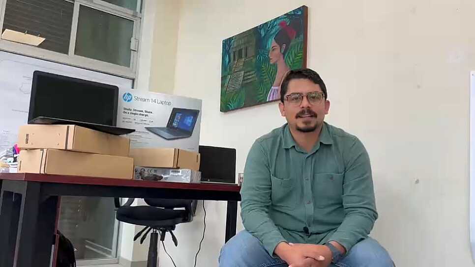 GESTIONA MEDIO AMBIENTE EQUIPO TECNOLÓGICO EN ESCUELAS DE LA CAPITAL   