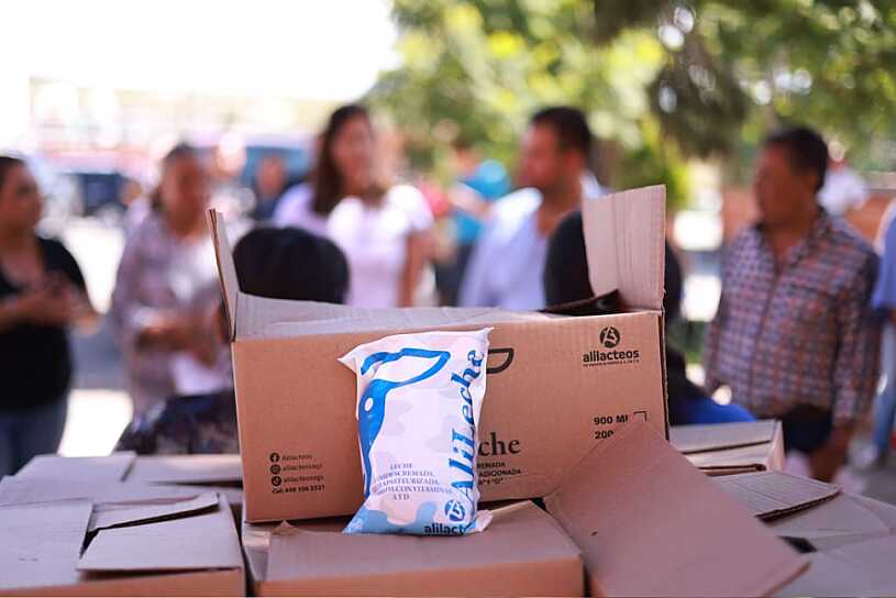 REFUERZA DIF CAPITAL ENTREGA DE LECHE EN COLONIAS Y LOCALIDADES