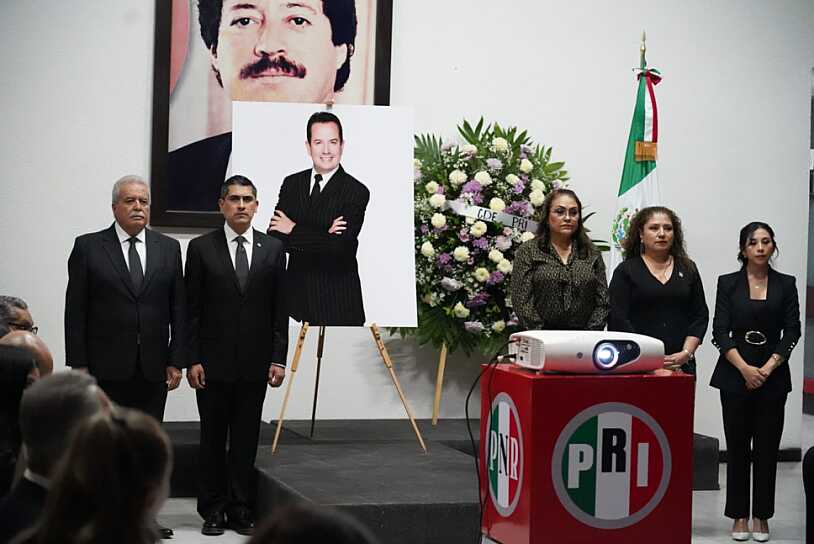 RINDE PRI HOMENAJE PÓSTUMO A BENJAMÍN MEDRANO 