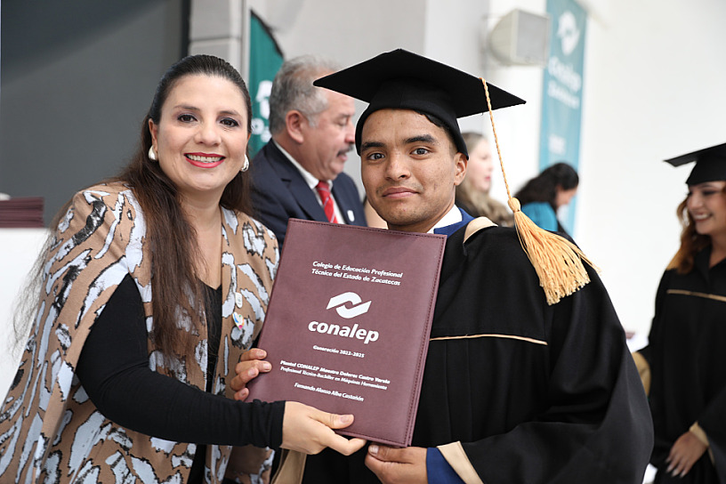 EGRESAN 117 JÓVENES TÉCNICO BACHILLERES DEL CONALEP