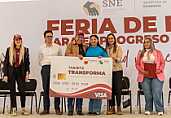 OFRECE DAVID MONREAL MIL VACANTES Y APOYOS PARA EMPRENDER