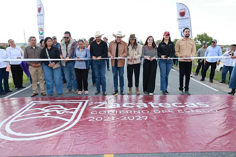 INAUGURA DAVID MONREAL OBRAS CARRETERAS Y DE AGUA EN GENARO CODINA