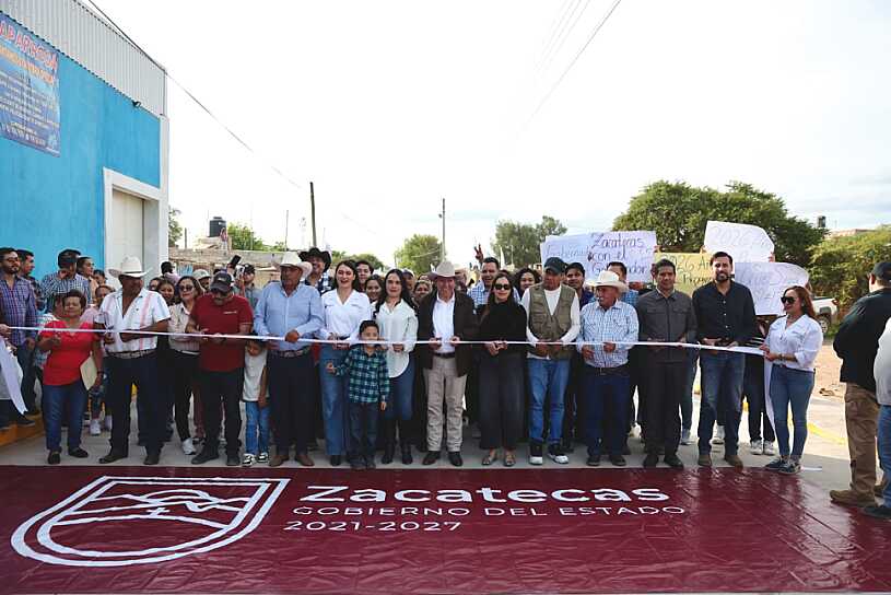 ENTREGA DAVID MONREAL CALLES PAVIMENTADAS Y ANUNCIA MÁS OBRAS EN CHAPARROSA
