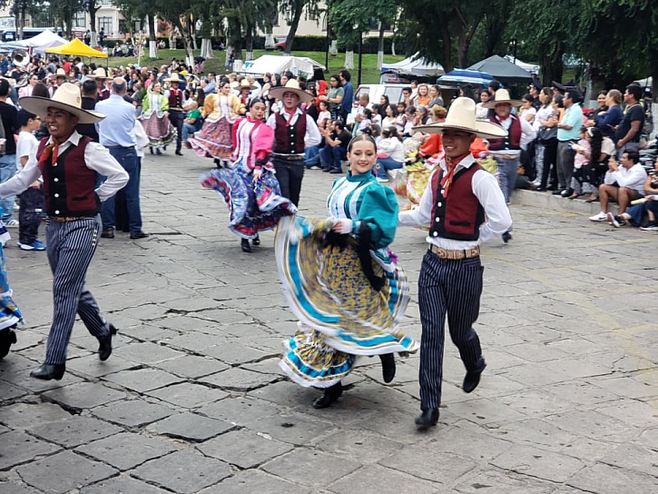 DESBORDA EL FOLCLOR Y CONVIERTE A ZACATECAS EN EL ESCENARIO DEL MUNDO