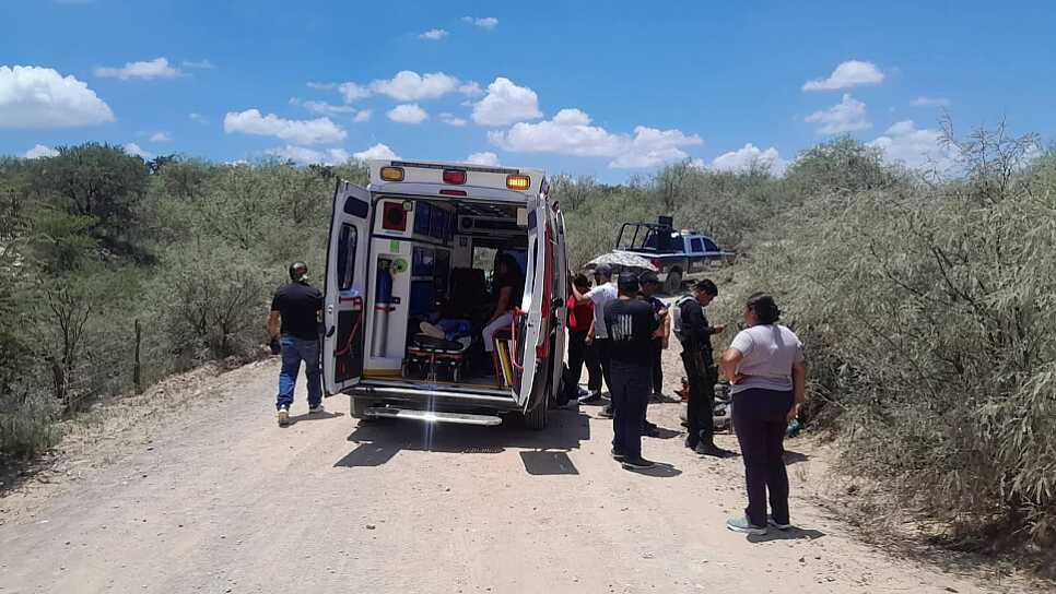 DEJA CAÍDA DE MOTOCICLETA DOS LESIONADOS EN RÍO GRANDE