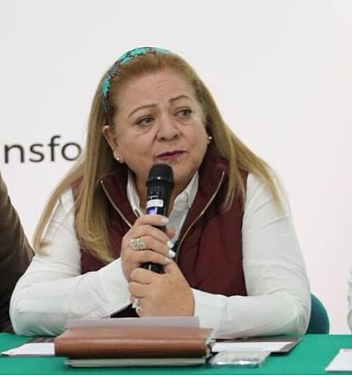 RENUNCIA LA DIRECTORA DEL COBAEZ