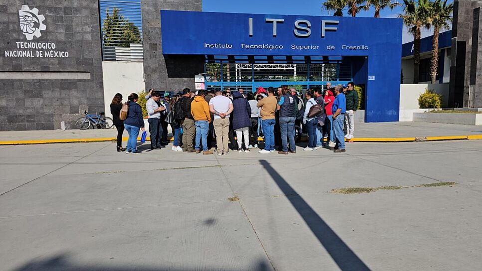 PARAN LABORES TRABAJADORES DEL ITSF HASTA OBTENER PLAZAS
