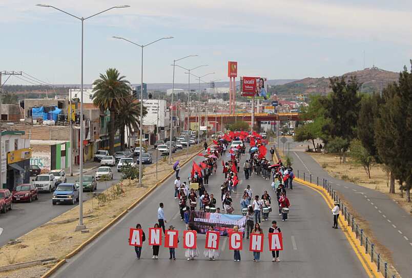 LIDERA ANTORCHA CAMPESINA PROTESTA POR VIVIENDA Y EDUCACIÓN