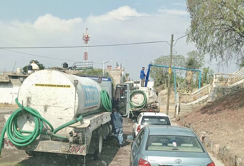 ATIENDEN MUNICIPIO Y PARTICULARES DESABASTO DE AGUA EN FRESNILLO