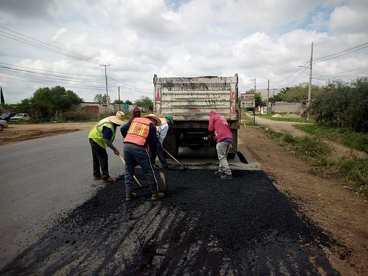 REHABILITA Y CONSERVAN TRAMO CARRETERO TACOALECHE-CASA BLANCA   