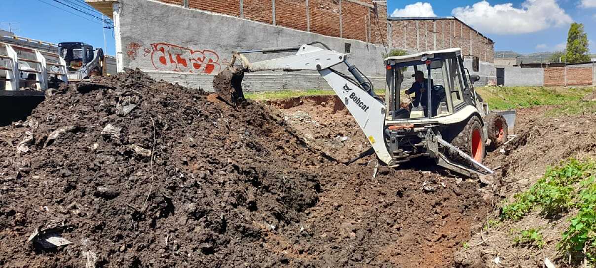 RETIRA AYUNTAMIENTO DE GUADALUPE 73.5 TONELADAS DE BASURA EN ARROYO
