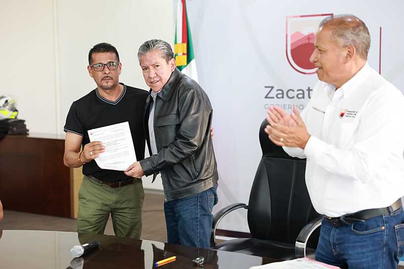 ENTREGA DAVID MONREAL 39 CONCESIONES A NUEVOS TRANSPORTISTAS ZACATECANOS